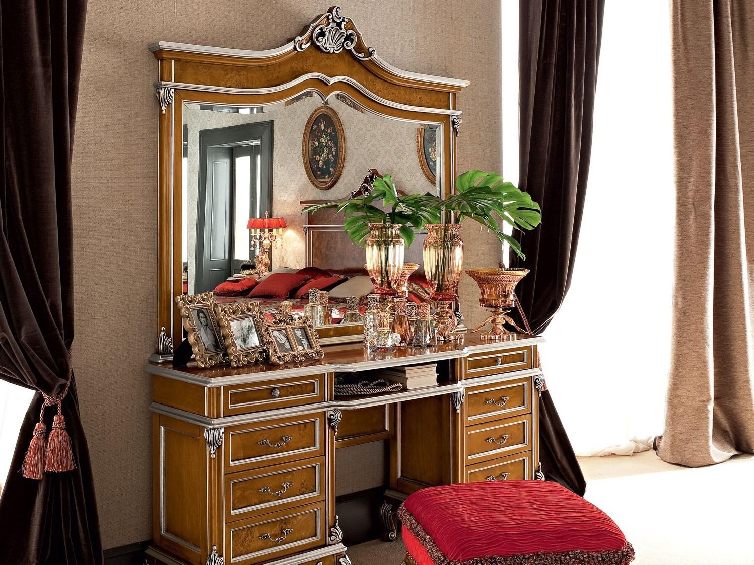 12210 Baroque wooden dressing table