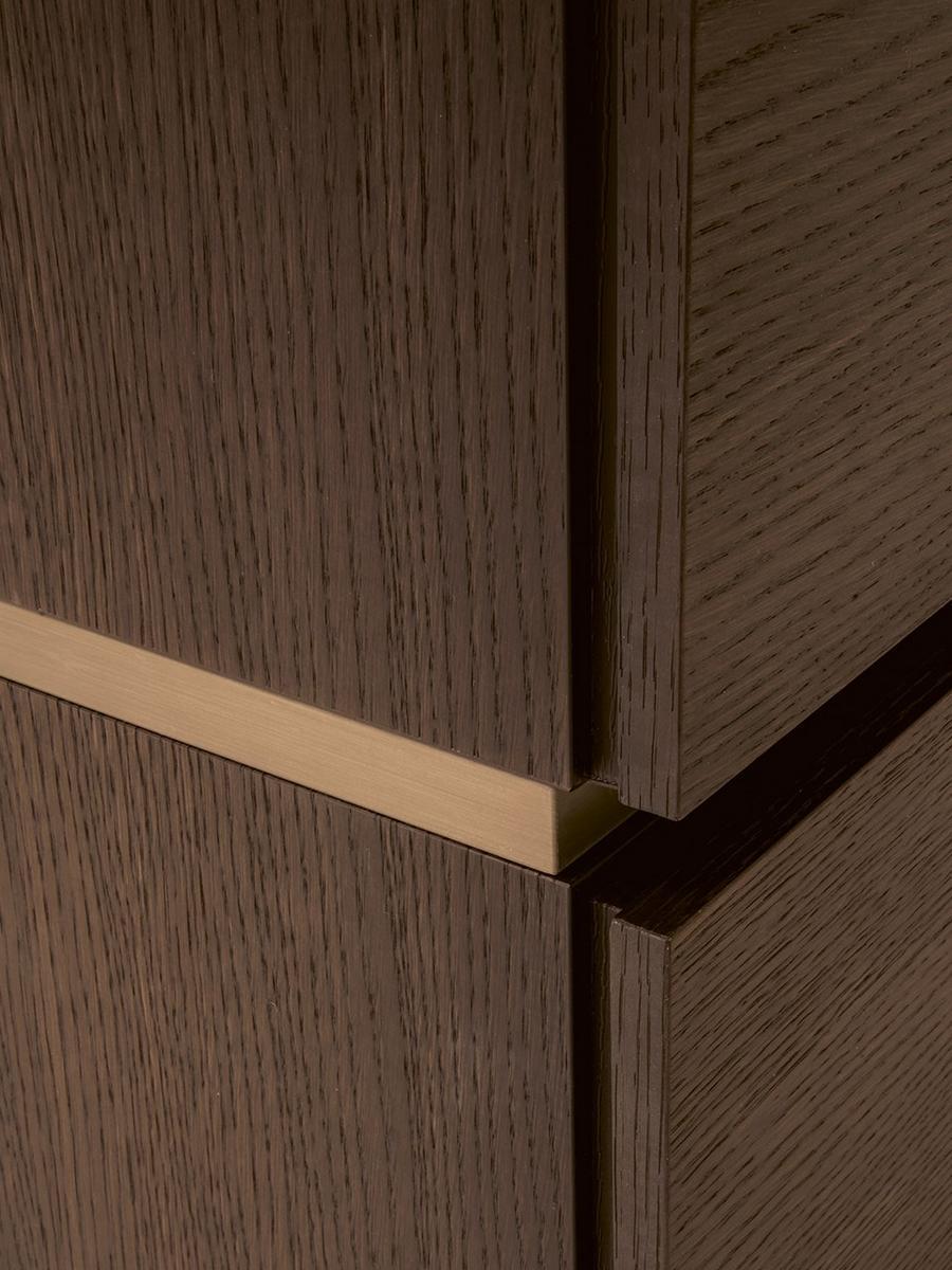 PEOPLE Wooden chest of drawers with integrated handles