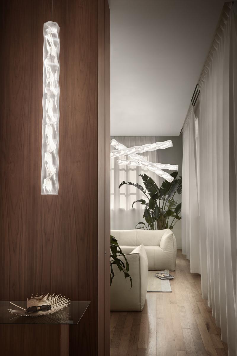 HUGO VERTICAL LED Lentiflex® pendant lamp HUGO VERTICAL LED Lentiflex® pendant lamp