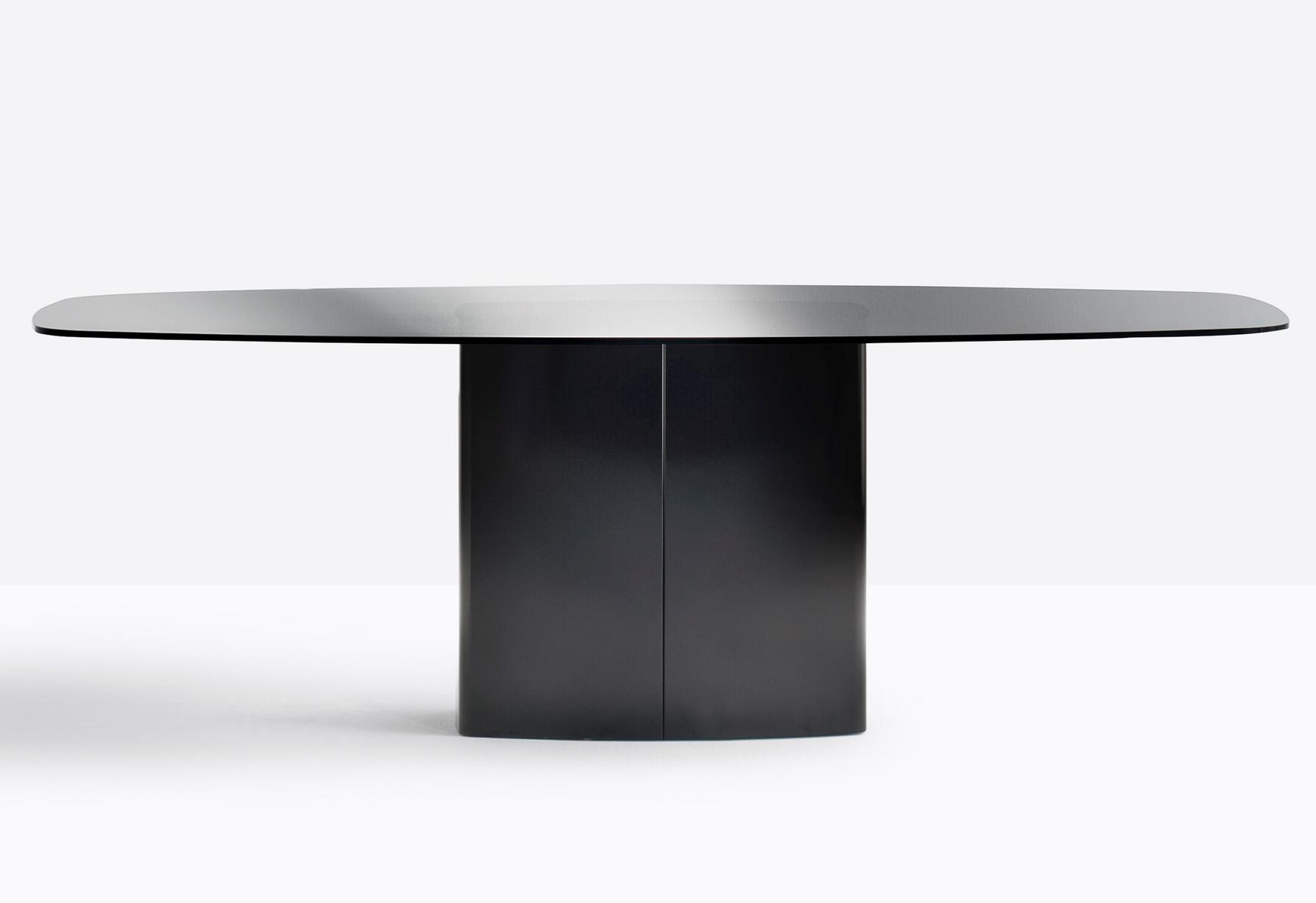 AERO TAE_220X106 Steel table