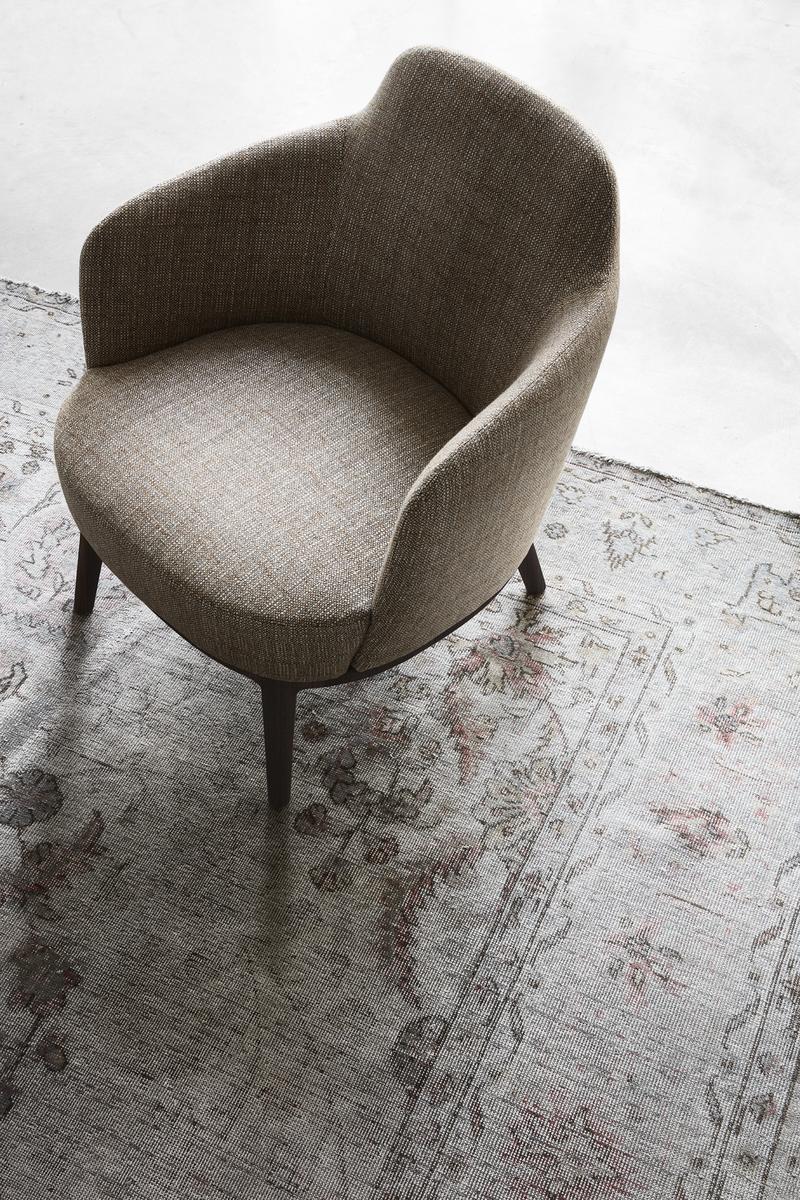 LUCYLLE Upholstered leather chair with armrests