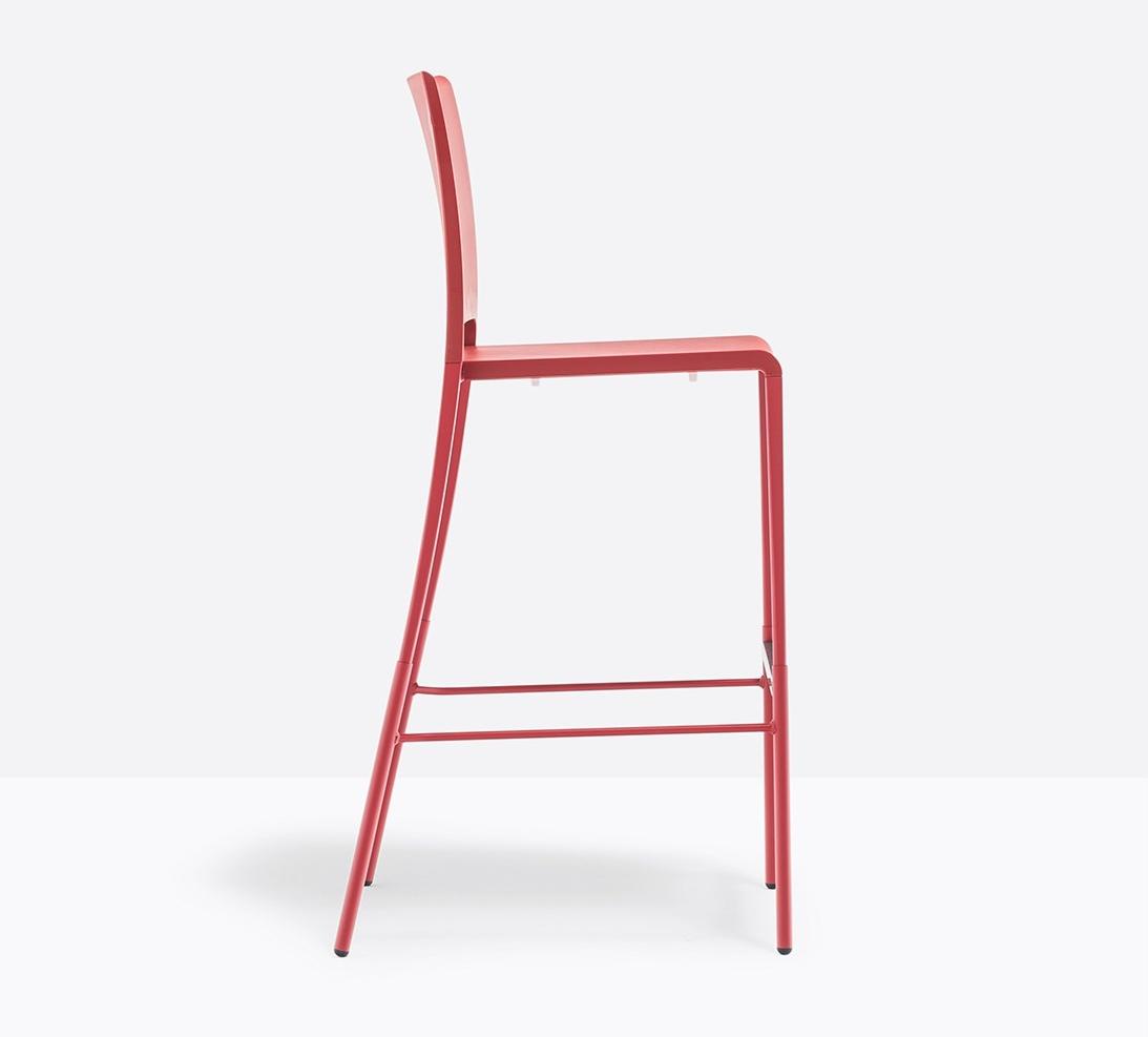 MYA 716 High polypropylene stool with footrest