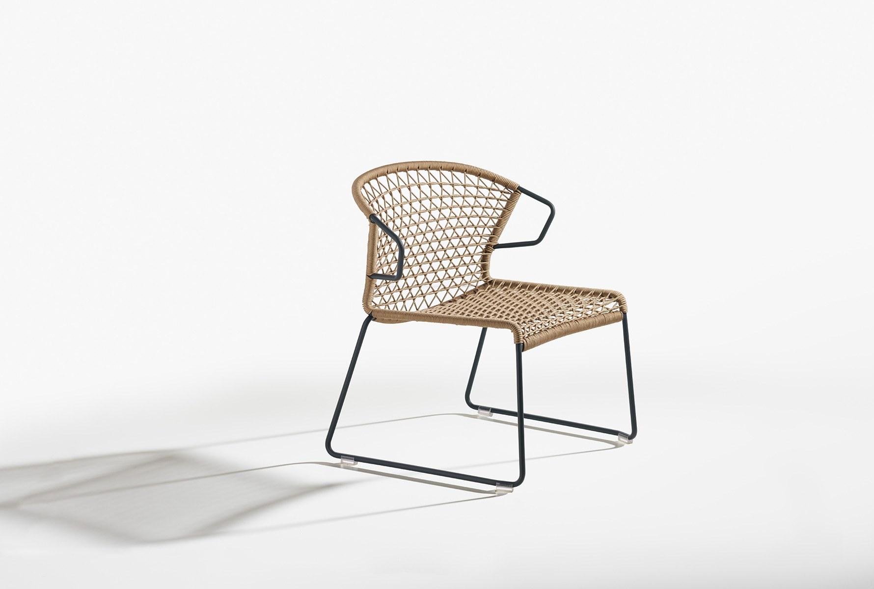 VELA Garden armchair with armrests