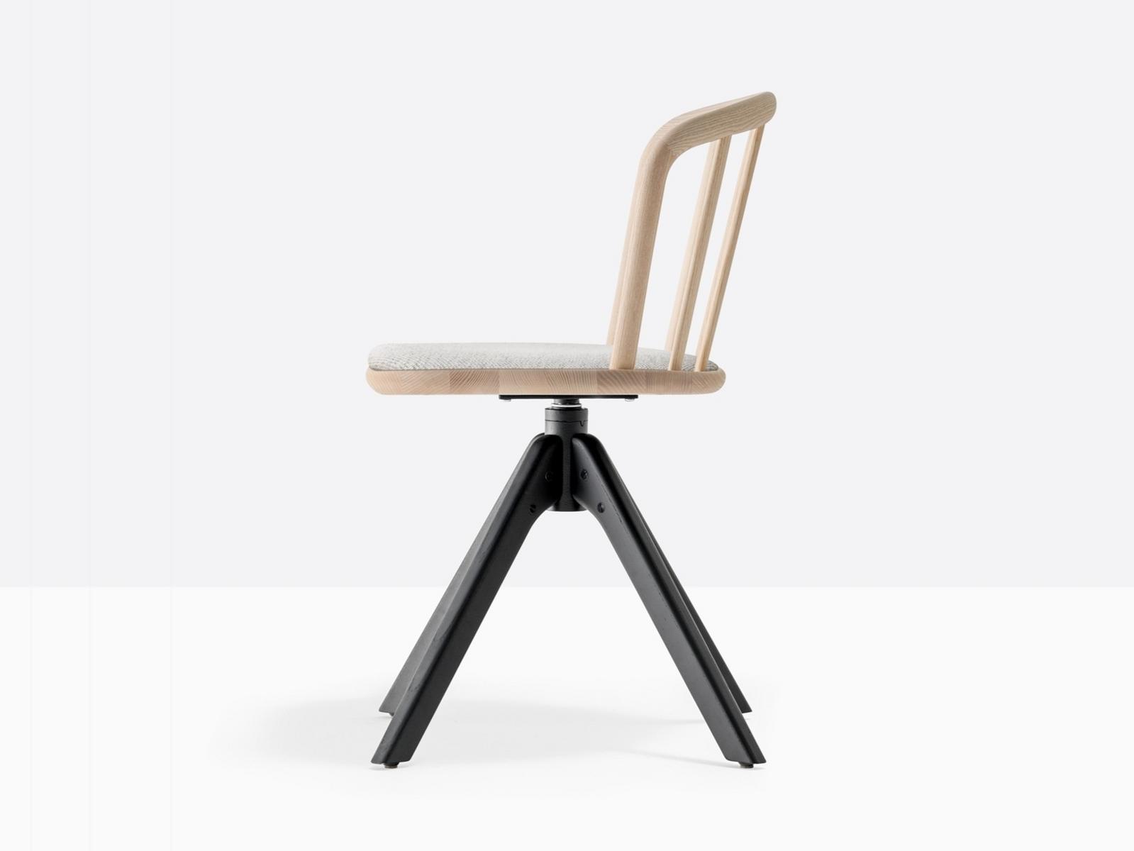 NYM 2841 Swivel ash chair with integrated cushion
