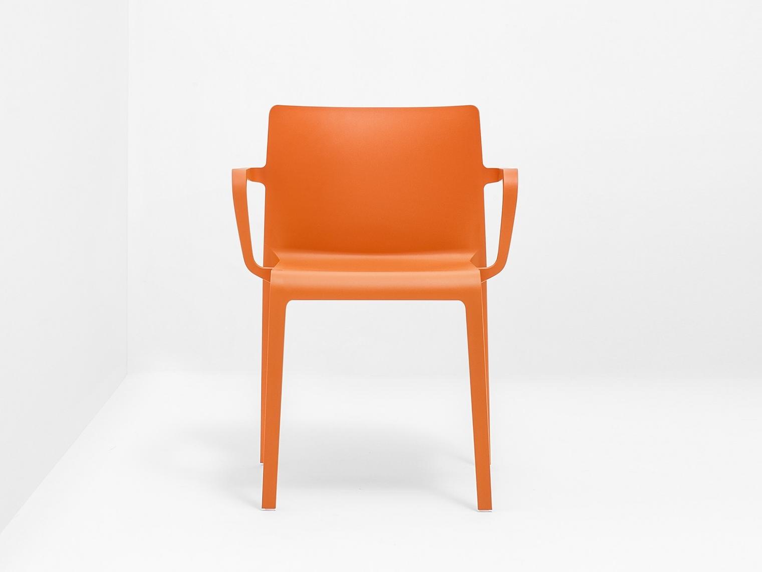 VOLT 675 Polypropylene chair with armrests