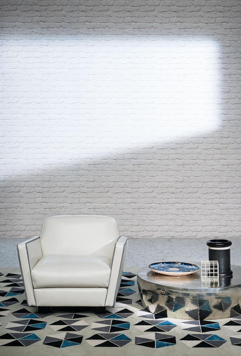CAPRI Leather armchair with armrests