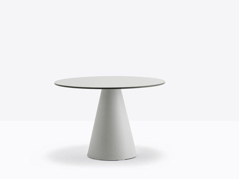 IKON 863 Round plastic table