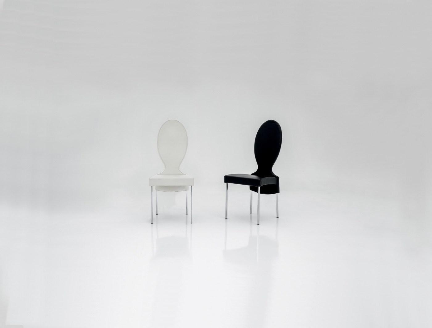 VIVIENNE Medallion upholstered leather chair