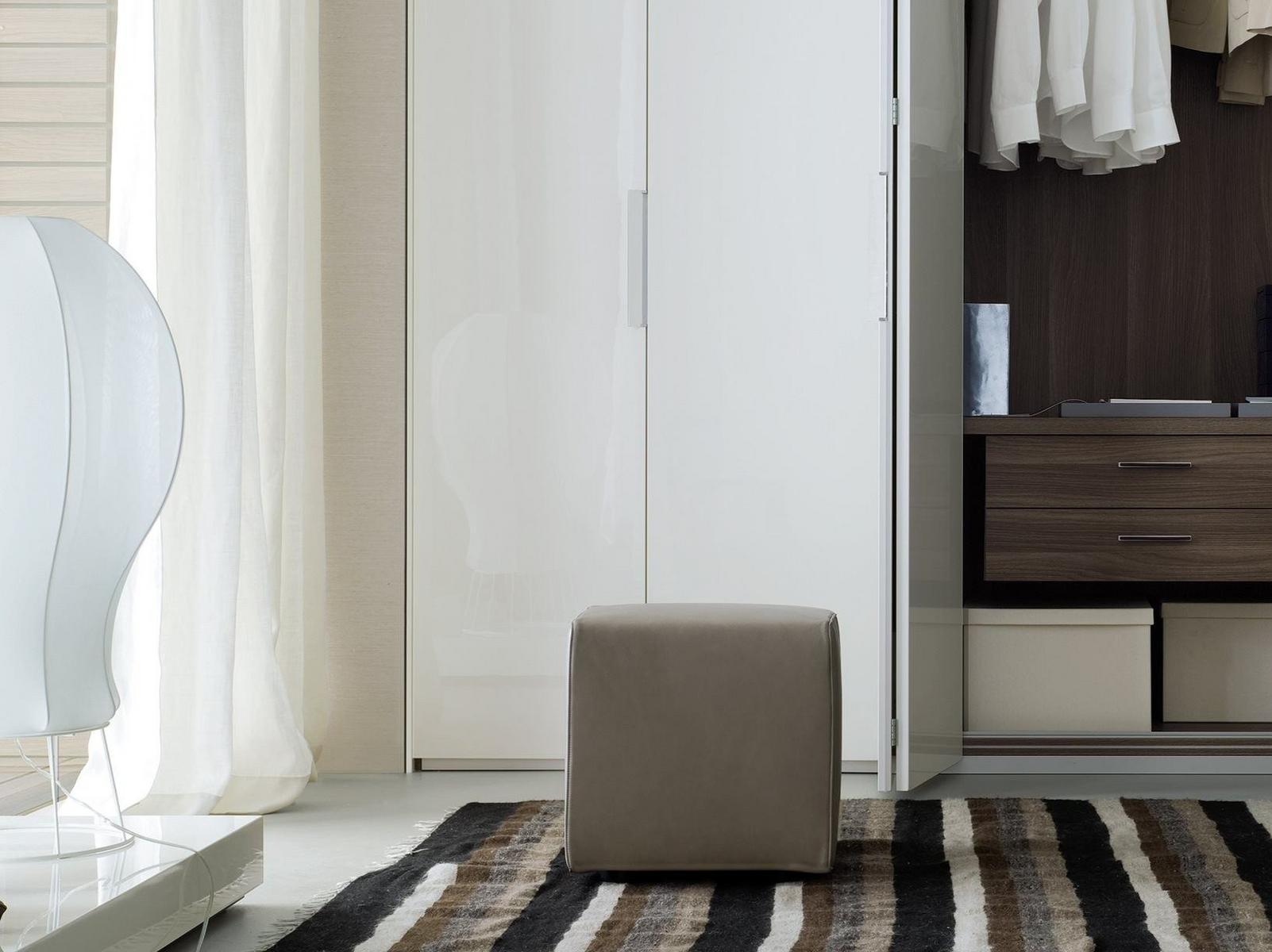 PLAY Upholstered fabric pouf