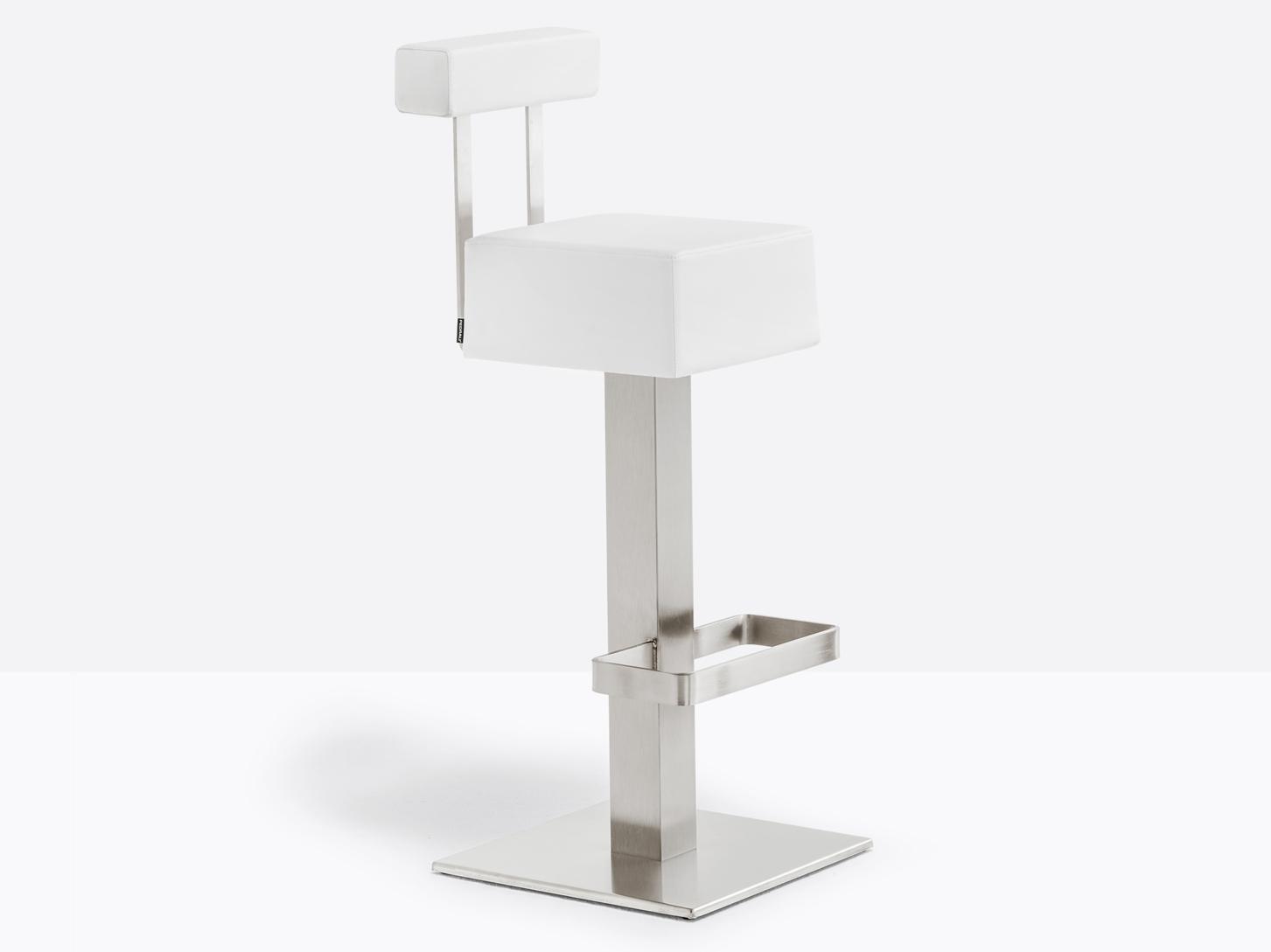 HX 4448 High stool with back with footrest
