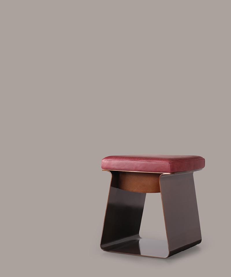 CLIO Low stool with integrated cushion
