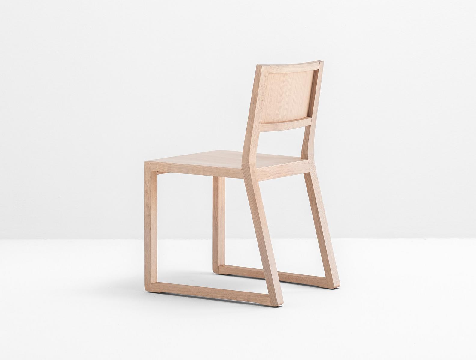 FEEL 450 Sled base solid wood chair