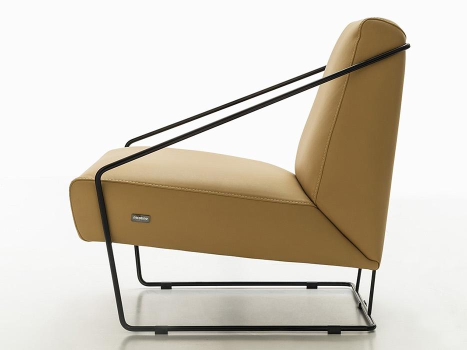 MOSCOVA Armchair with armrests