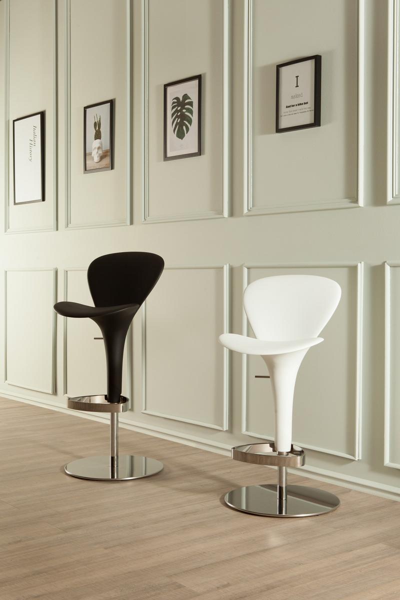 OSLO Plastic chair with footrest