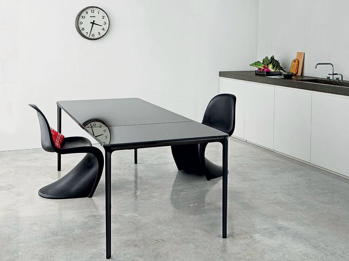 SLIM EXTENSIBLE Extending glass and aluminium table