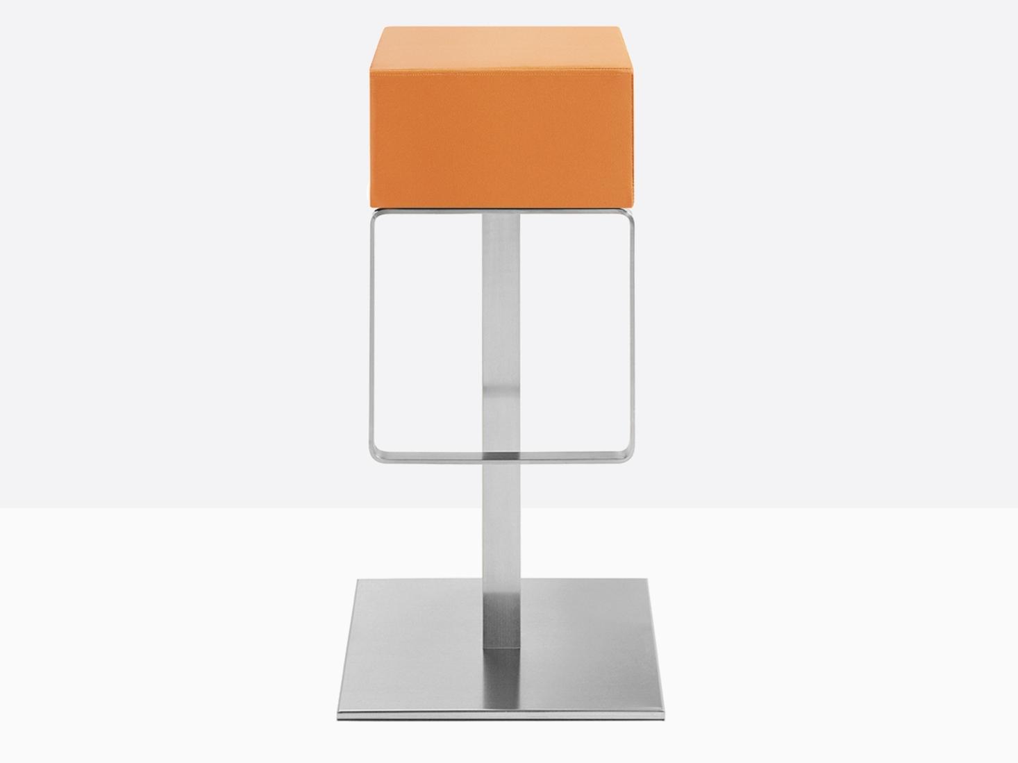 HX 4445G High swivel stool with footrest