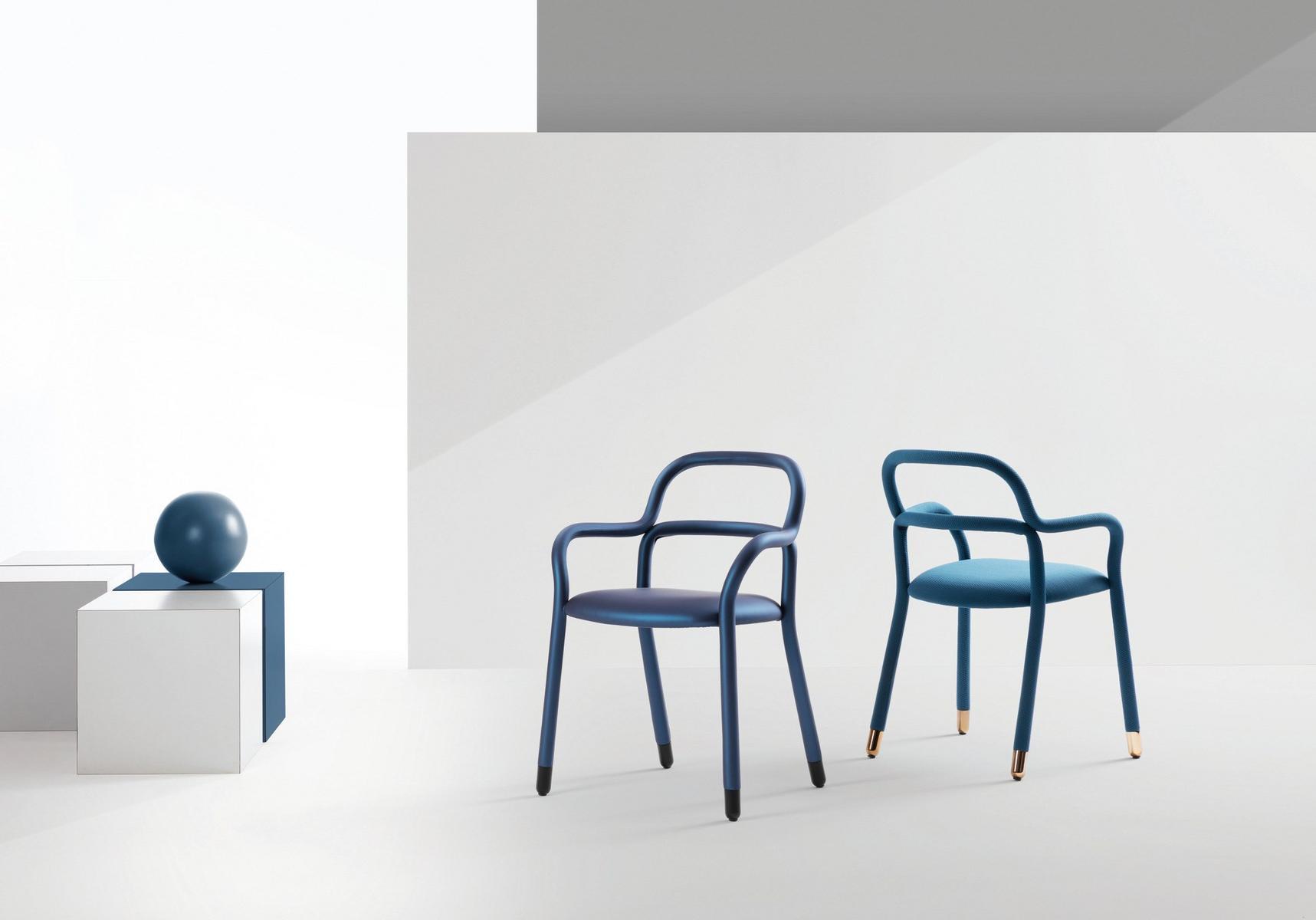 PIPPI P Armchair with four legs frame upholstered in fabric