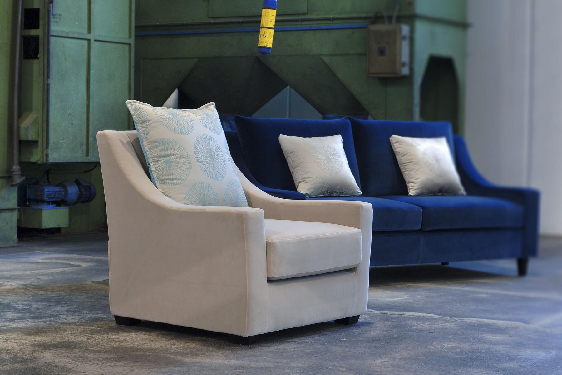 ST108 2 seater leather sofa