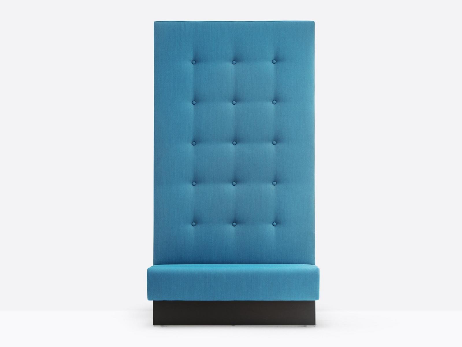 MODUS MDL Tufted high-back small sofa