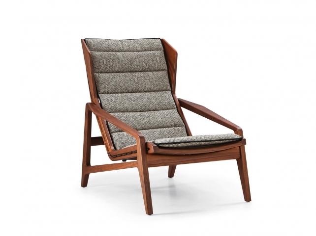 D.156.3 Ergonomic armchair with armrests