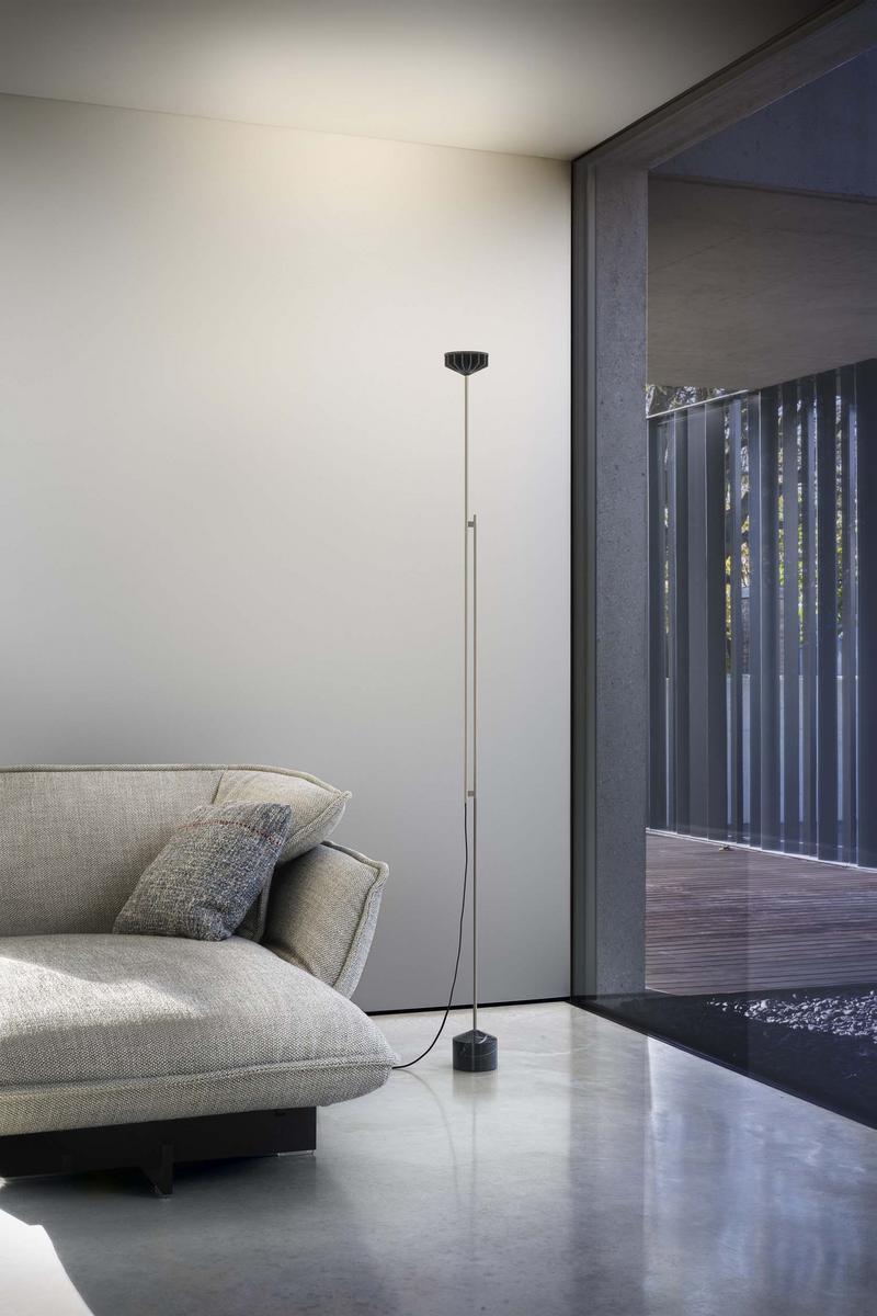 NAKED LED height-adjustable floor lamp