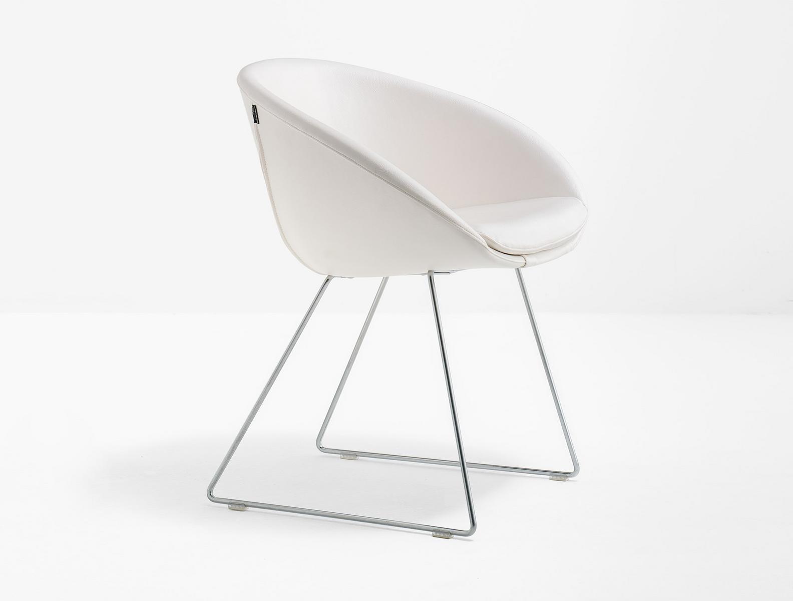 GLISS 1020 Sled base upholstered chair