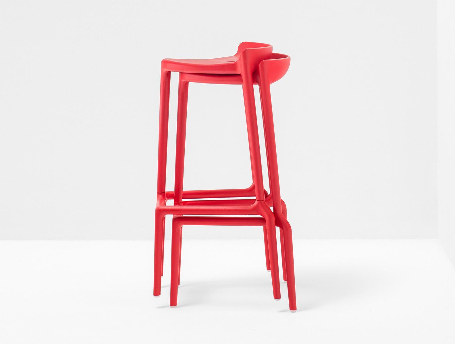 HAPPY 490 High stackable polypropylene stool