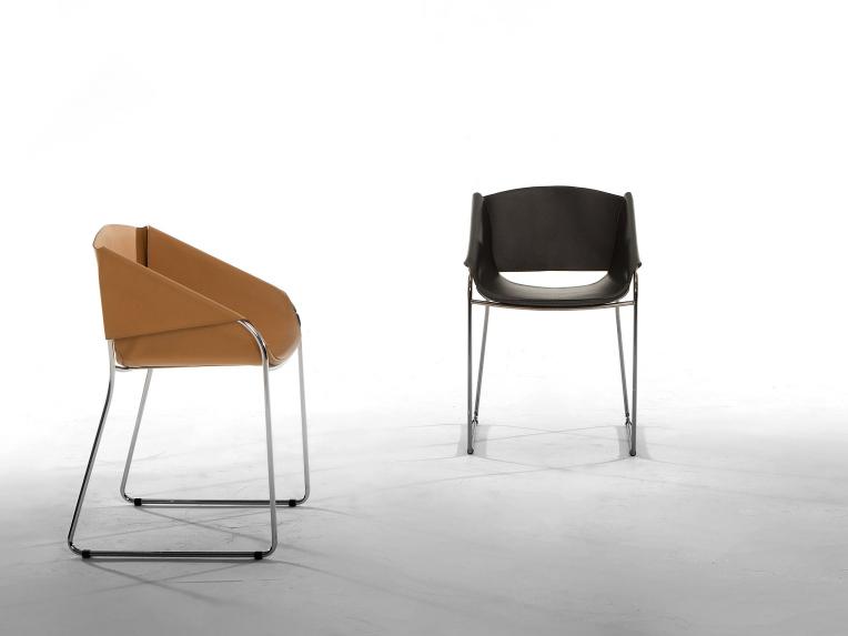 SIMPLY Sled base leather chair with armrests