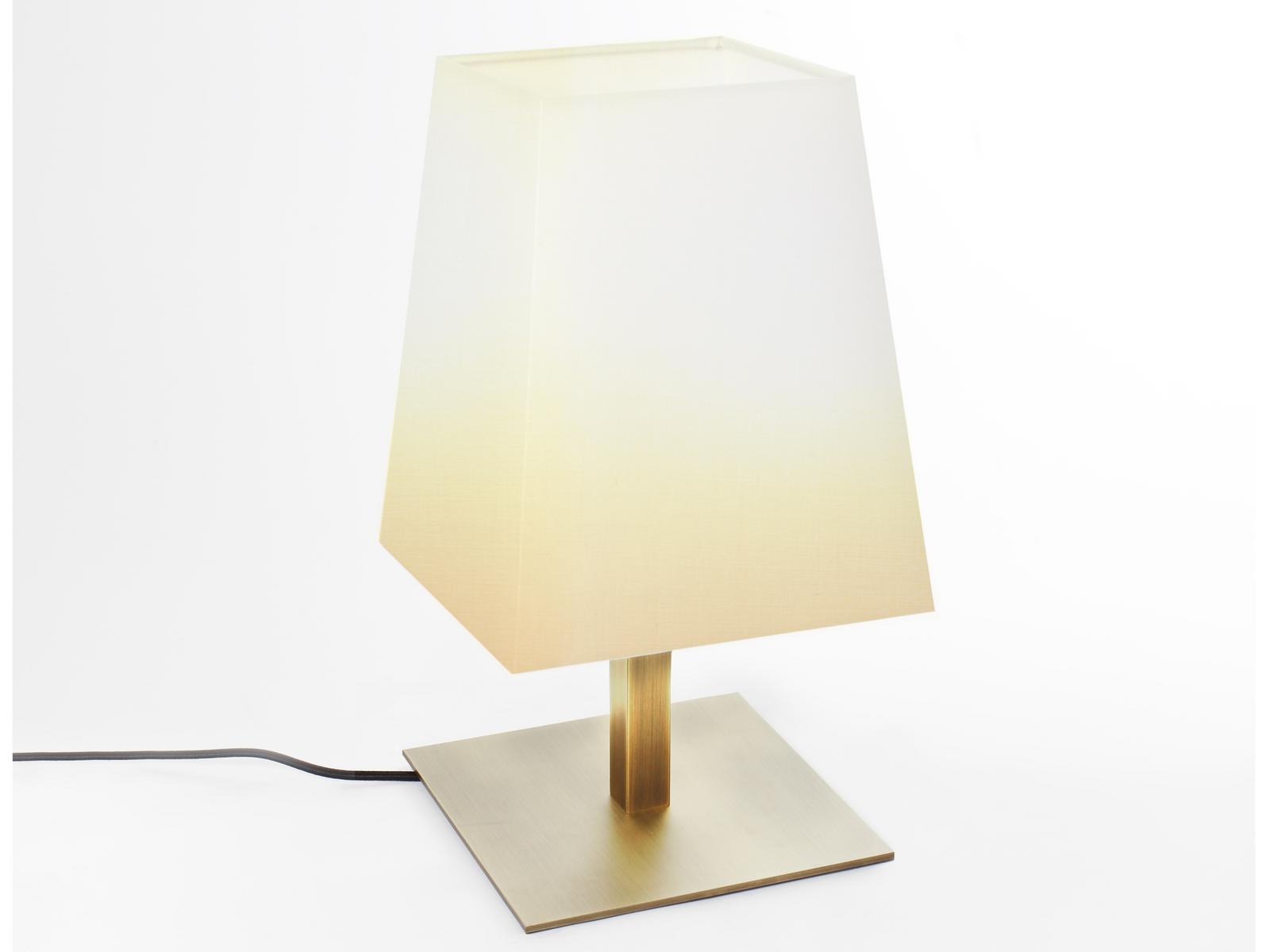 QUADRA Metal table lamp