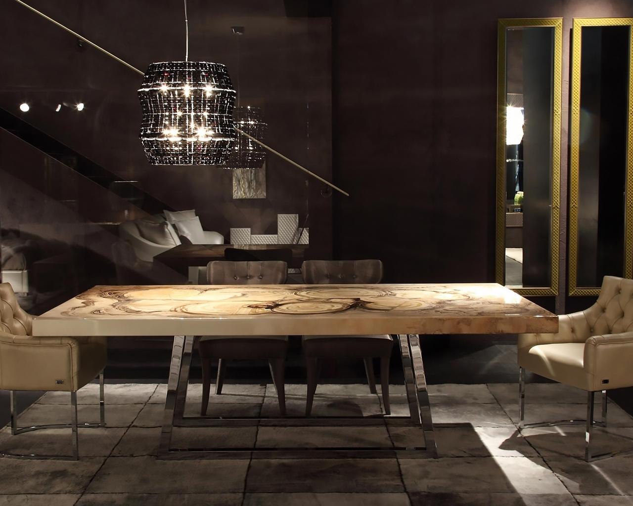 DECORO Round marble table in a luxury style