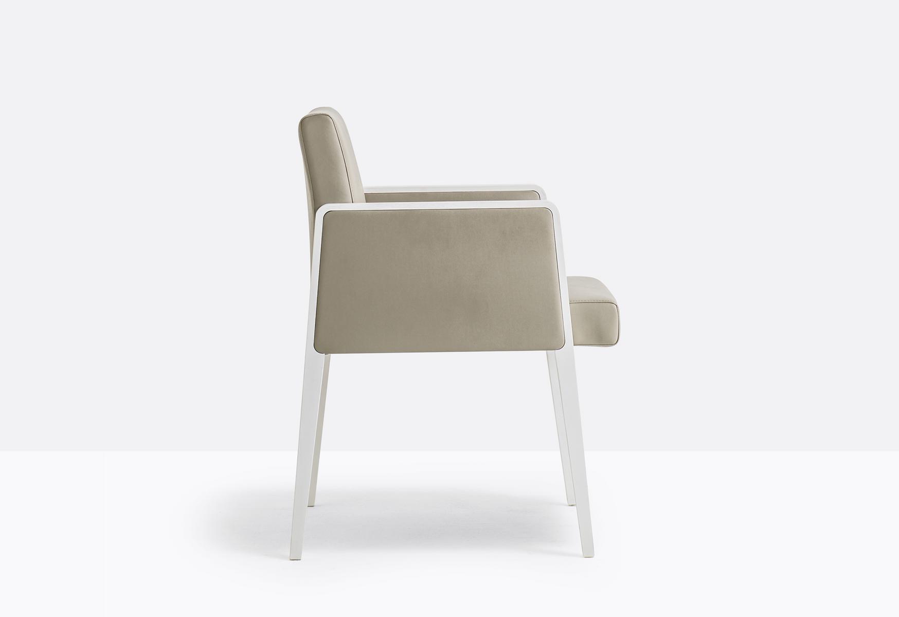 JIL 525 Easy chair with armrests
