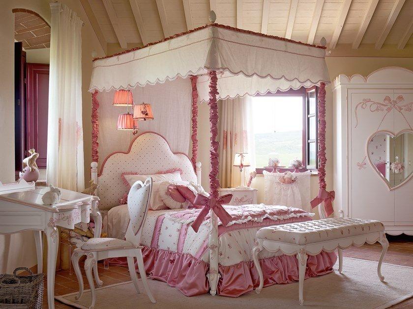 CAPRI Kids canopy bed