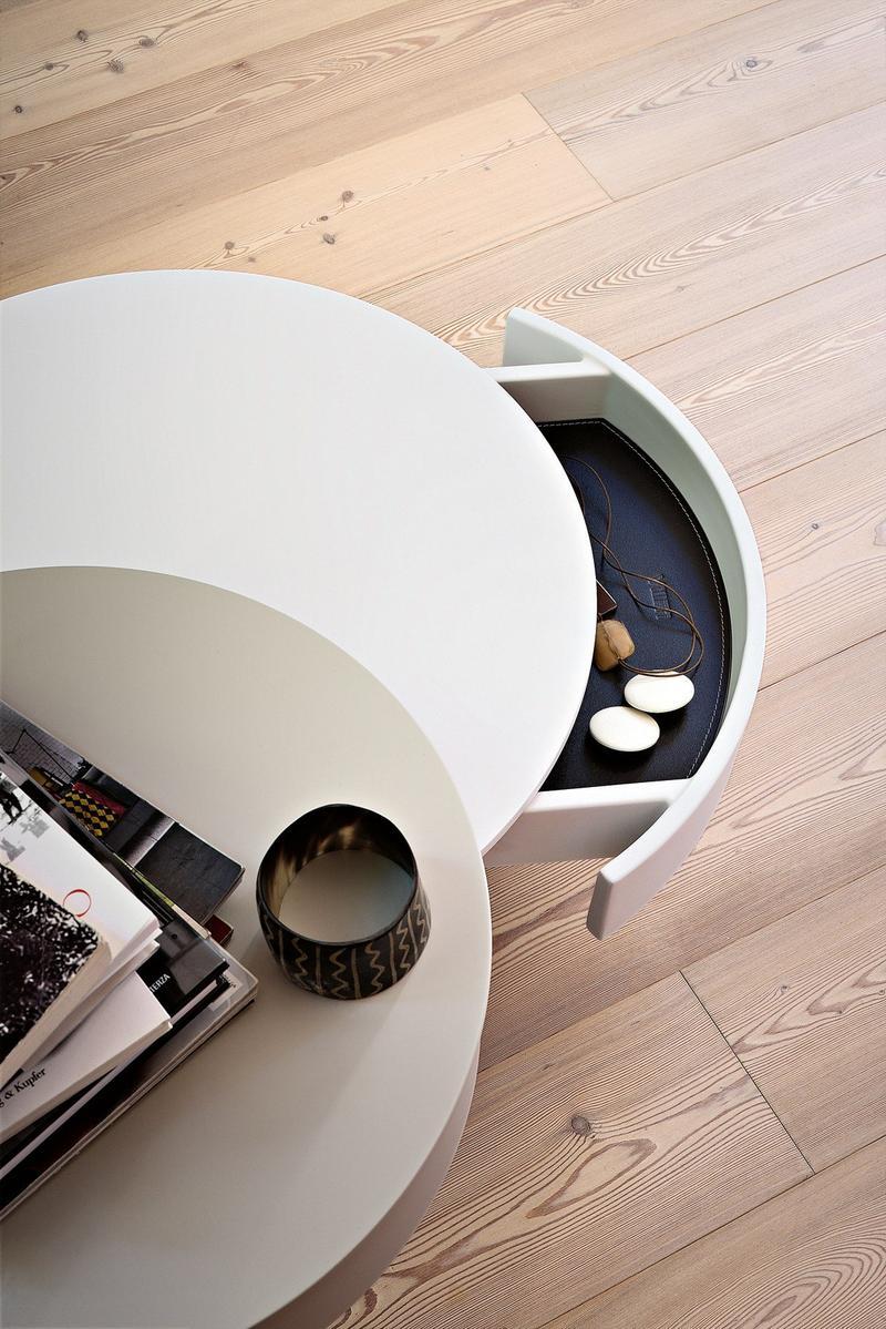 SIGN Wooden coffee table / bedside table