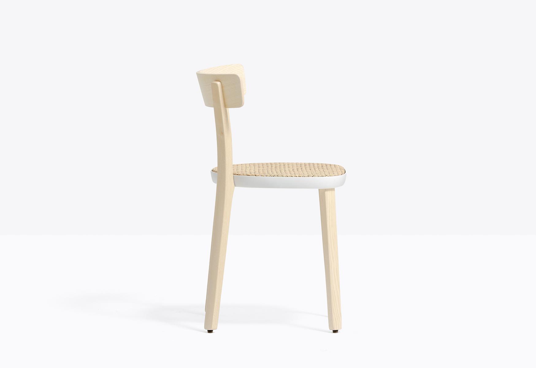 FOLK 2920 Ash chair with cane seat
