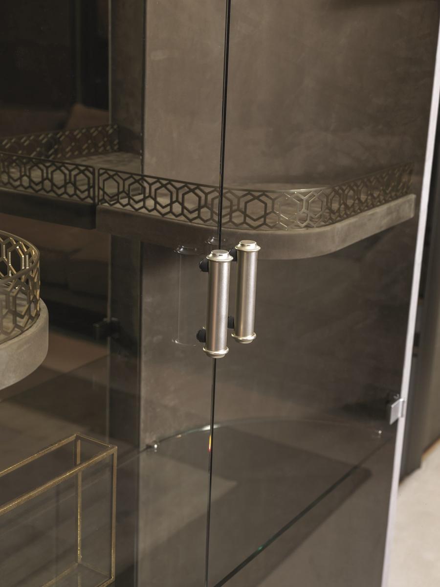 HENNESY Veneer display cabinet