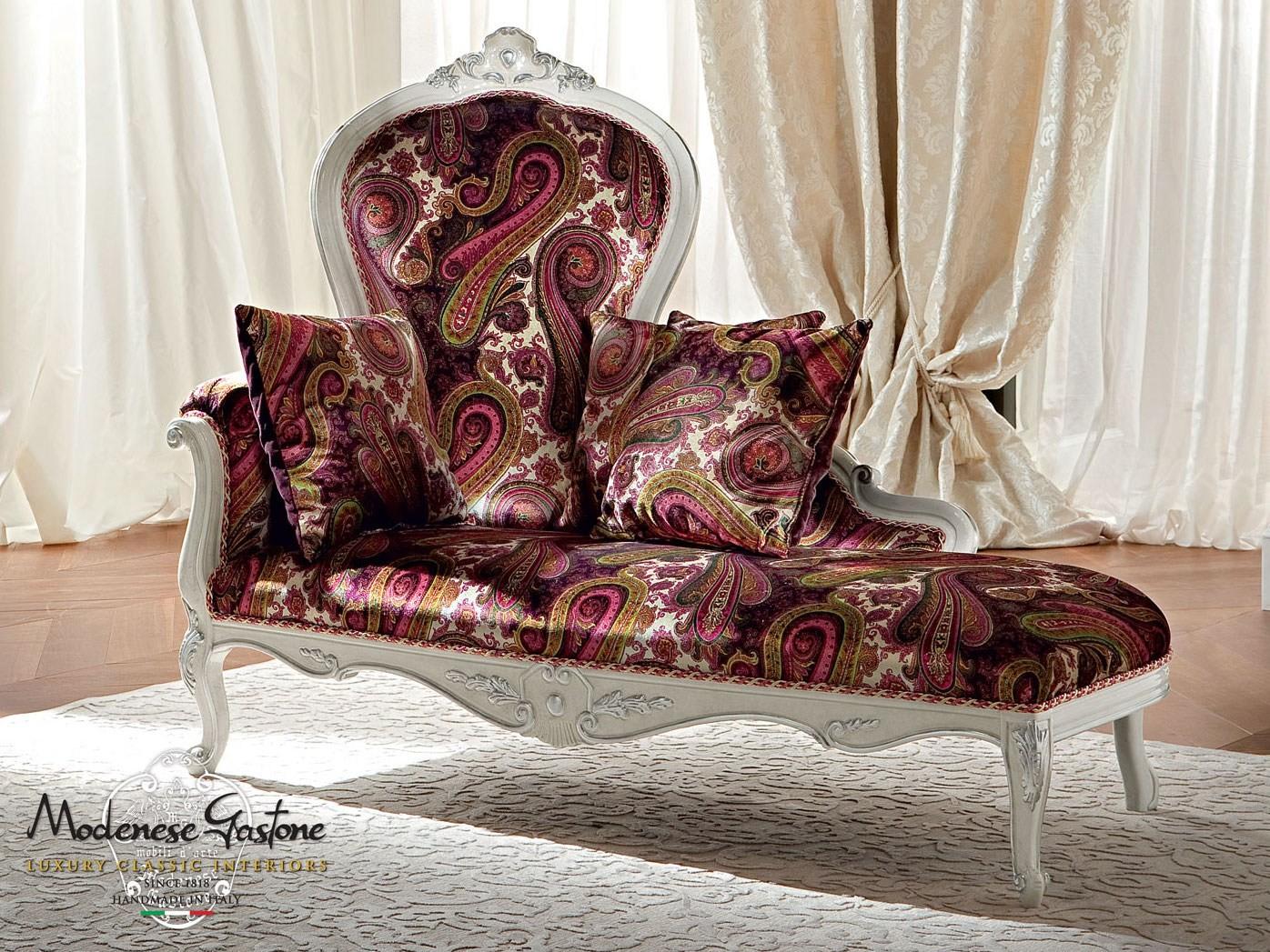 13429 Upholstered day bed